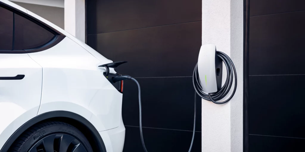 Tesla autolader om thuis je elektrische auto op te laden.